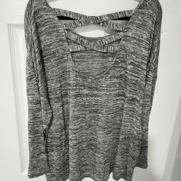 Lane Bryant Gray and Silver Metallic Thread Pullover Sweater in Size 22/24 - Picture 10 of 10